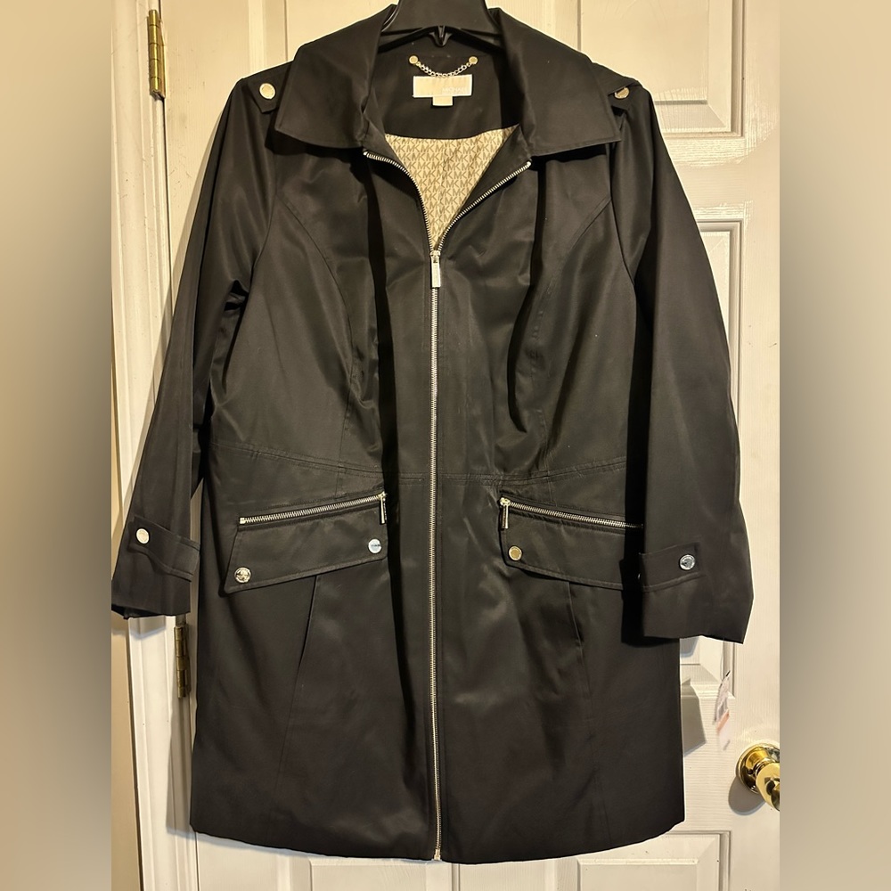 Michal Kors, black raincoat, size 2x, with tags